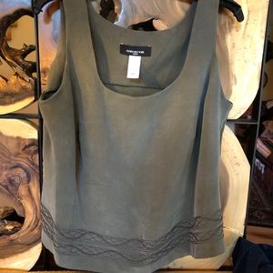 Jones New York Woman. Top 100% silk.